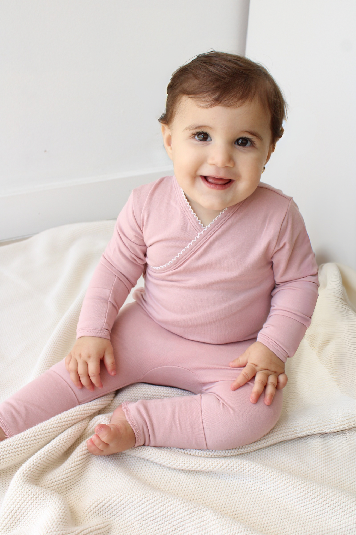 Solid Mauve Scalloped Bamboo Wrap Footie