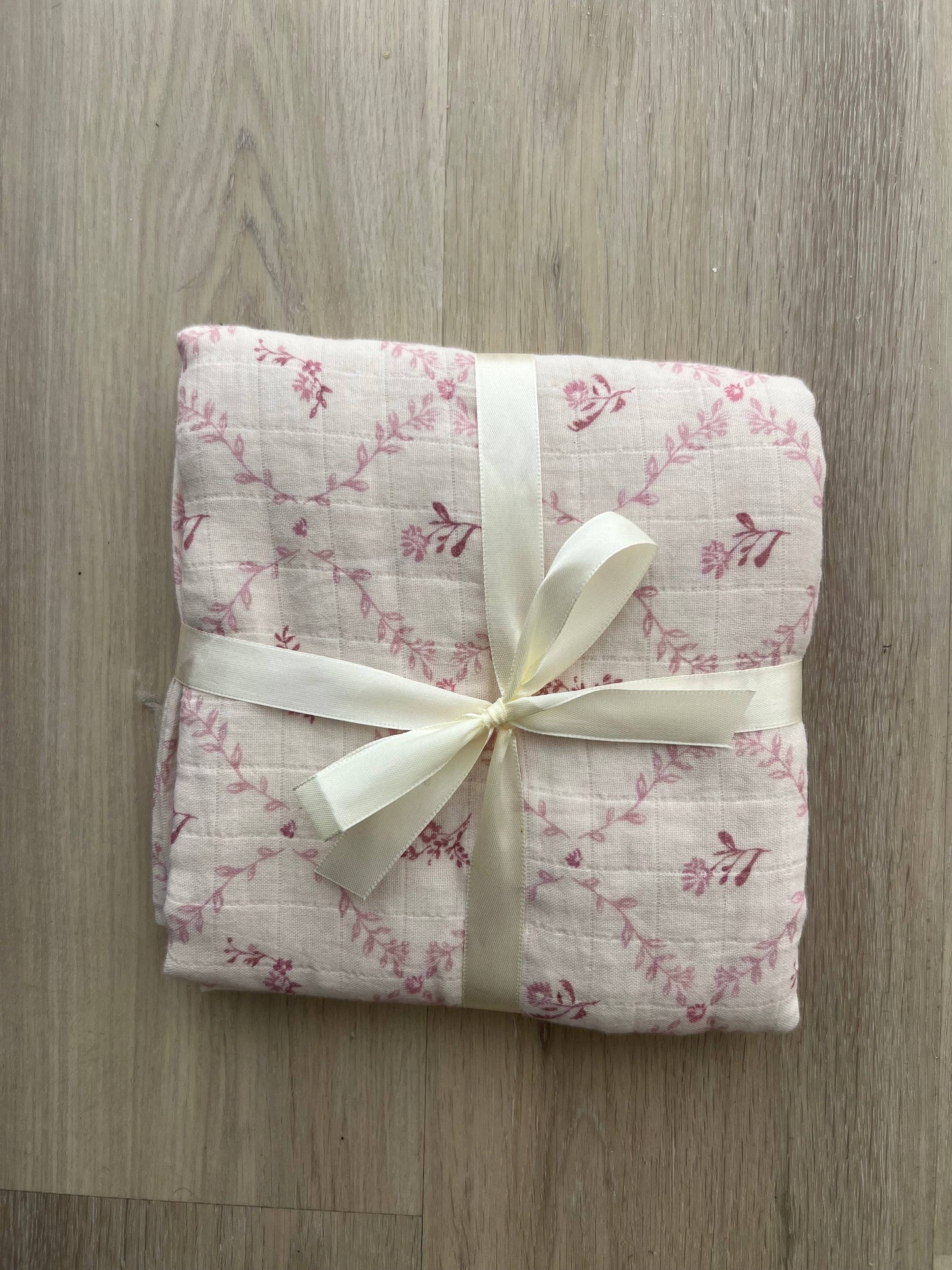 Mauve Lattice Muslin Blanket